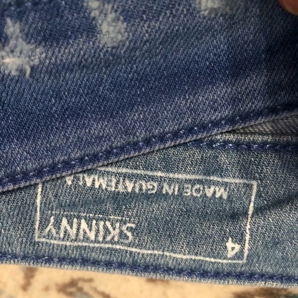 Vineyard vines raw hem jean - Picture 2 of 5